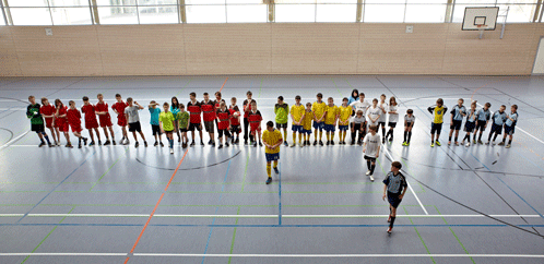 West-östlicher “Kick-Off” noch vor der großen EM